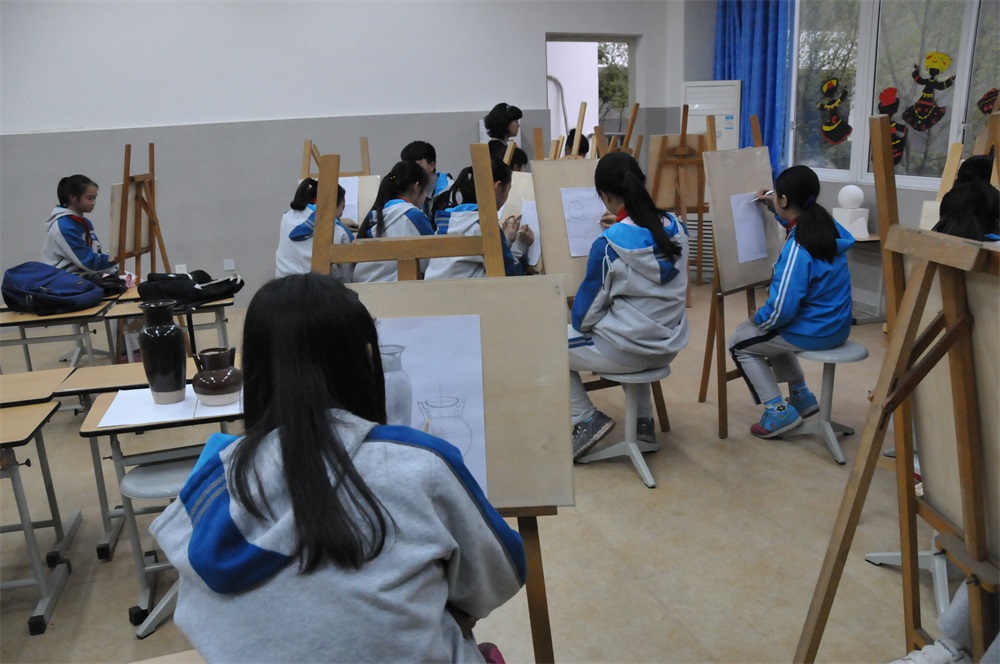 独家：浓眉哥泸州老窖天府中学(泸州天府老窖中学本部初中一年级招生多少人啊)|博雅棋牌